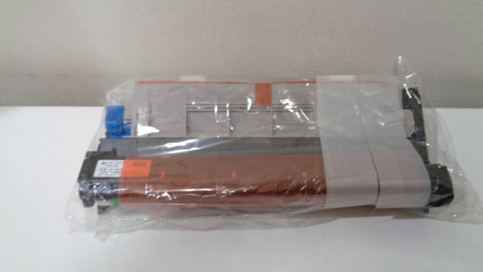 沖ＩＤＣ３ＬＭ と 沖 TNR-C 3 LＭ３ マゼンダ 本体の添付品