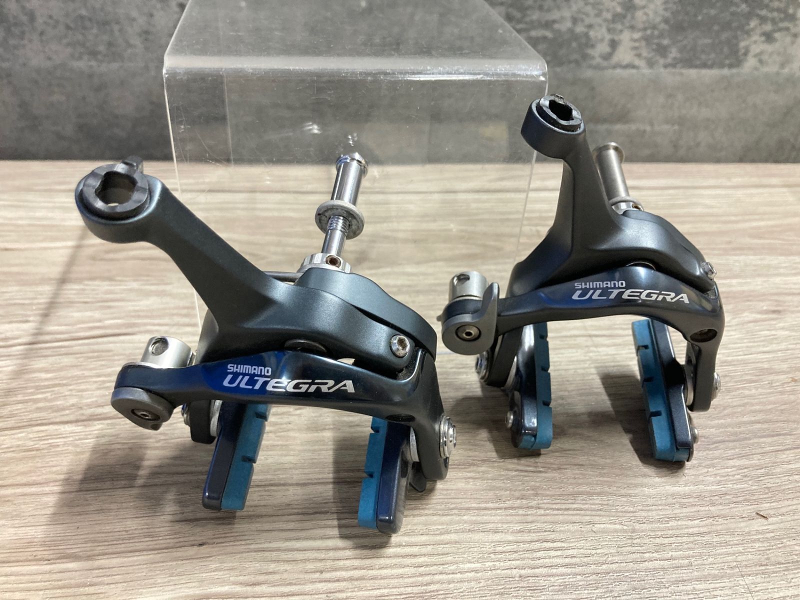 JS066 シマノ SHIMANO アルテグラ ULTEGRA BR-6700 ブレーキキャリパー