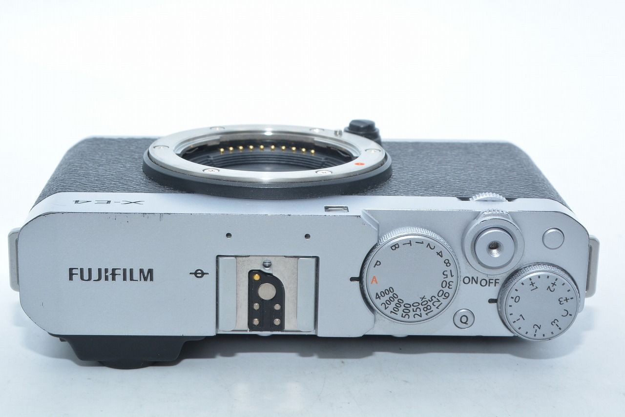  フジフィルム X E 4 ボディ シルバー ミラーレス一眼 デジタルカメラ