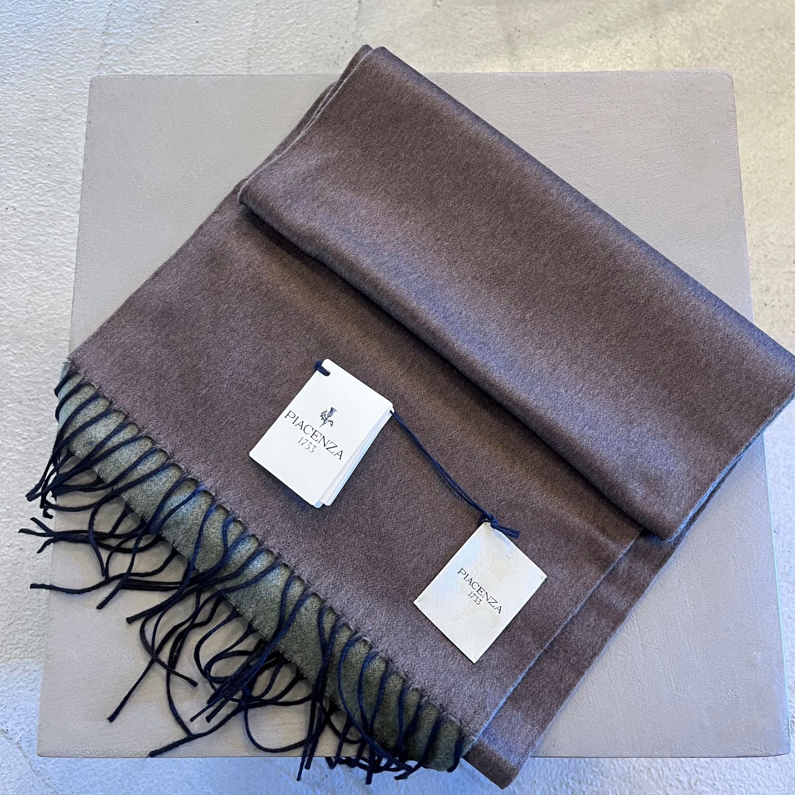 PIACENZA ストール ダブルフェイス ダークブラウン/グレー col.9