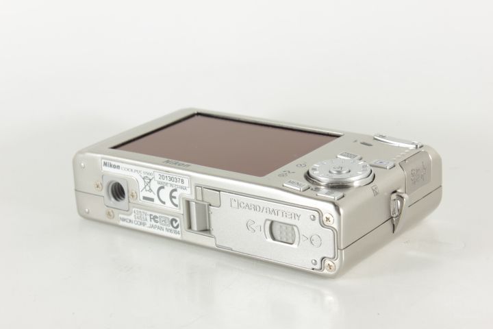 Nikon COOLPIX s500シルバー デジタルカメラ Nikon COOLPIX S500 デジカメ シルバー COOLPIX S500の製品画像 - 価格.com