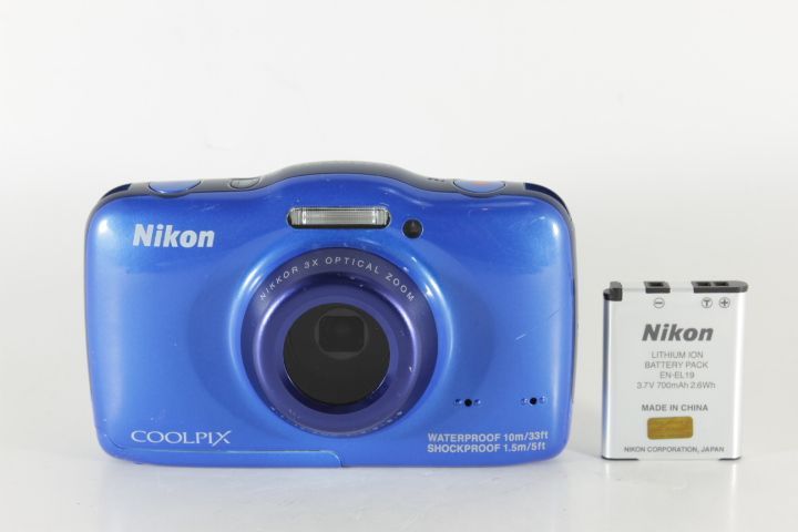Nikon COOLPIX S32 ブルー Amazon | Nikon デジタルカメラ S32 防水 1300万画素 ブルー S32BL