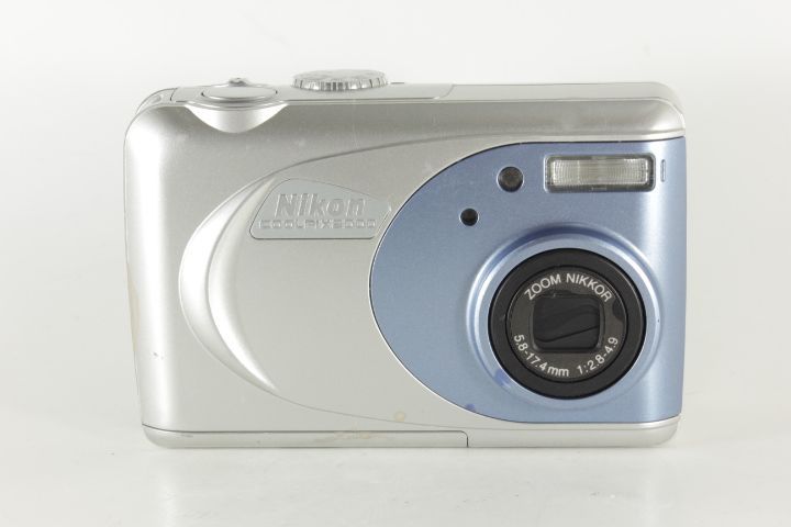 動作品 平成レトロ Y2K Nikon COOLPIX E2000 元箱付き Nikon デジカメ COOLPIX 2000 E2000 Nikon Coolpix 2000 Digital Point