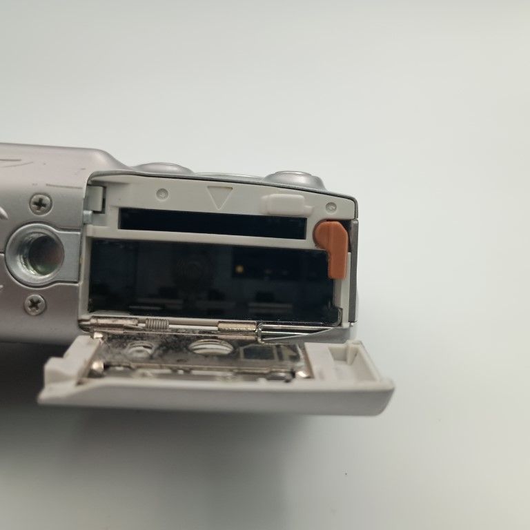 カメラ Canon IXY DIGITAL 600 シルバー コンパクトデジタルカメラ 〇