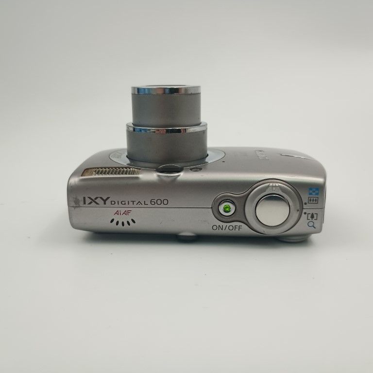 カメラ Canon IXY DIGITAL 600 シルバー コンパクトデジタルカメラ 〇