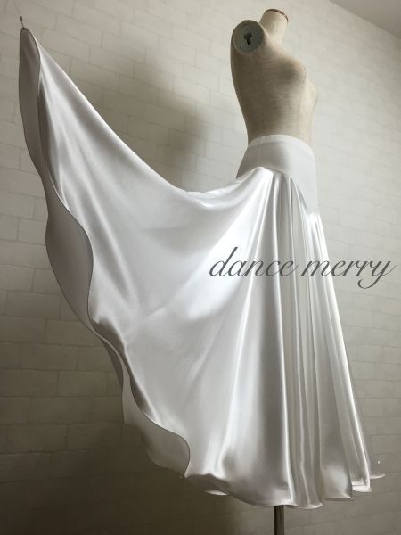 新品 フレアー最大 サテン パソドブレ スカート 社交ダンス 白 パソ