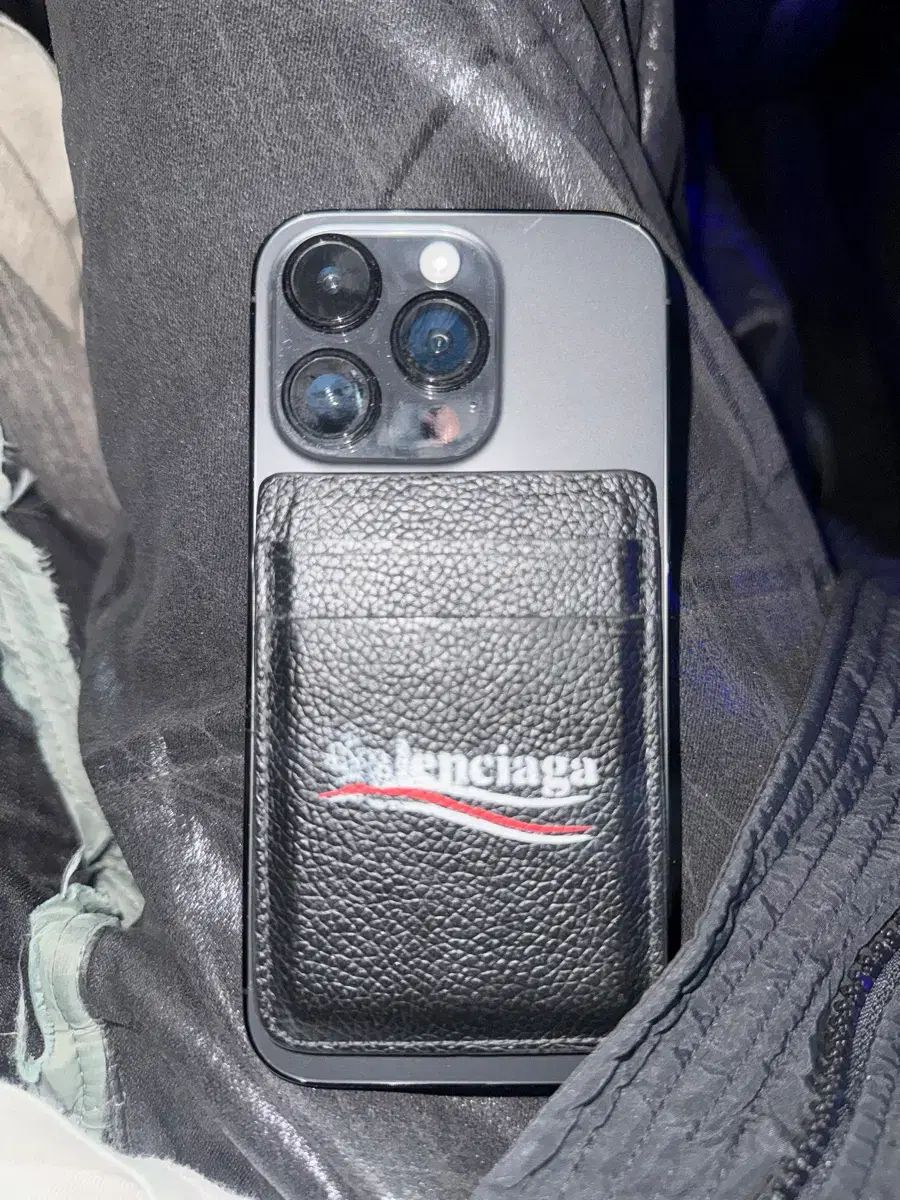 バレンシアガ マグセーフ iPhone カードウォレット ケース