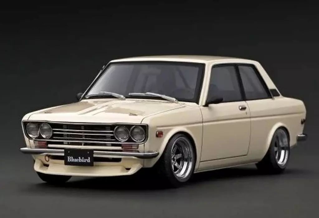 ミニカー 1 18 Datsun Bluebird 510 ホワイト IG 3305