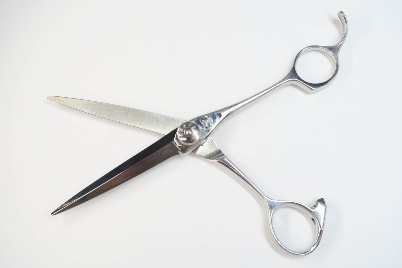 Bランク ナルトシザー naruto scissors サークラインクイーン シザー 美容師 理容師 5.8インチ 右利き H-10507