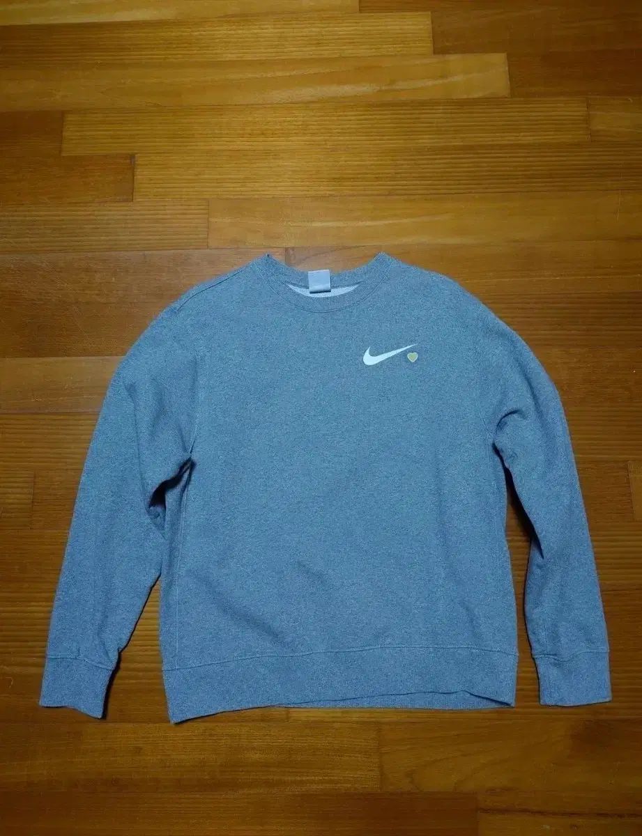 ナイキ ハート スウッシュ スウェット (Mサイズ)