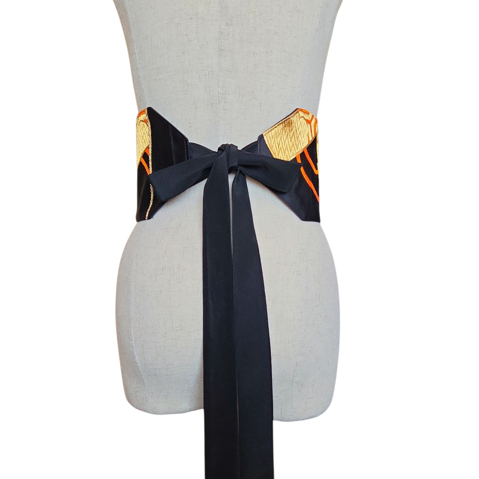 ❦Kaena❦ 着物リメイク サッシュベルト 帯ベルト 帯 刺繍 赤×黒 黒