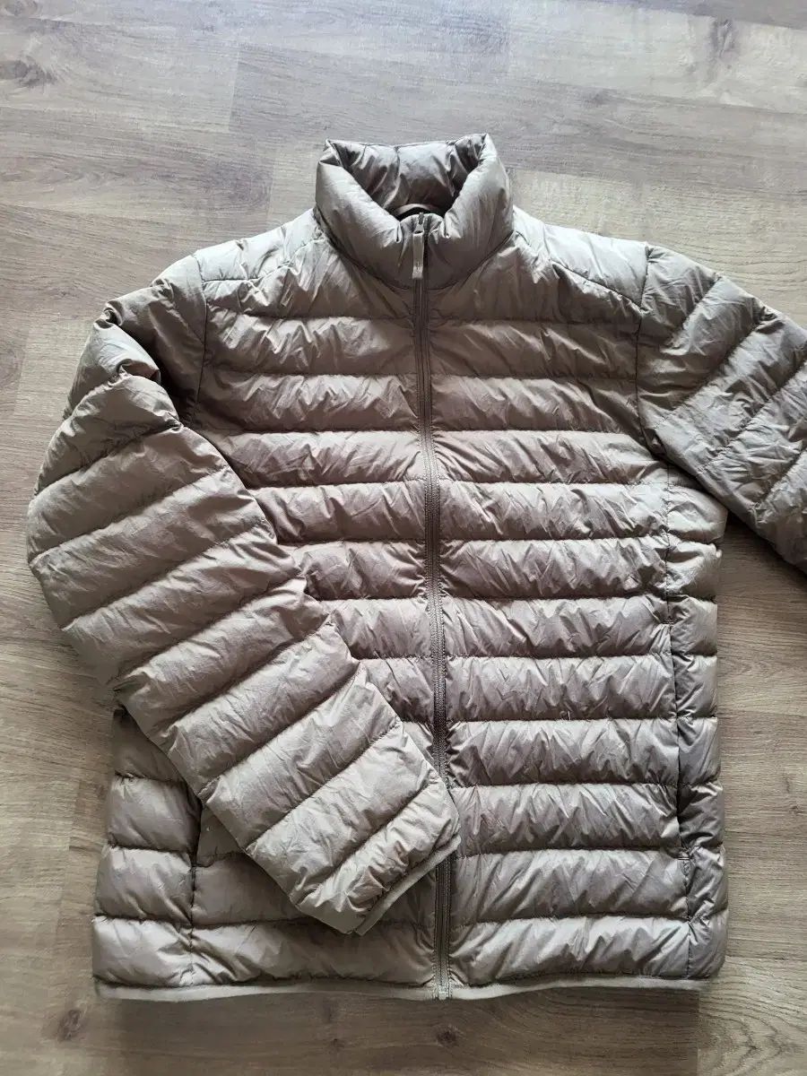 ユニクロ ウルトラライトダウン メンズ M