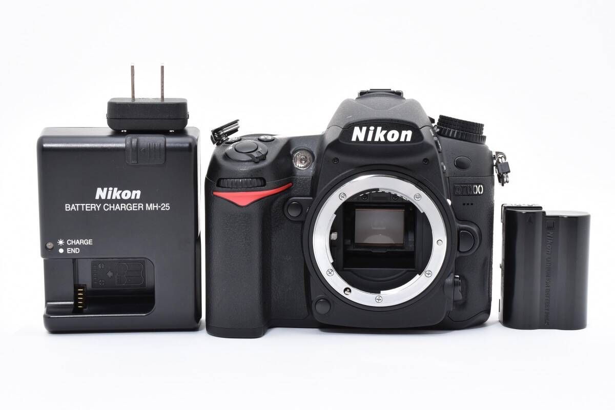 ☆極美品☆《ショット数10,028回 》ニコン NIKON D7000 ボディ #889c