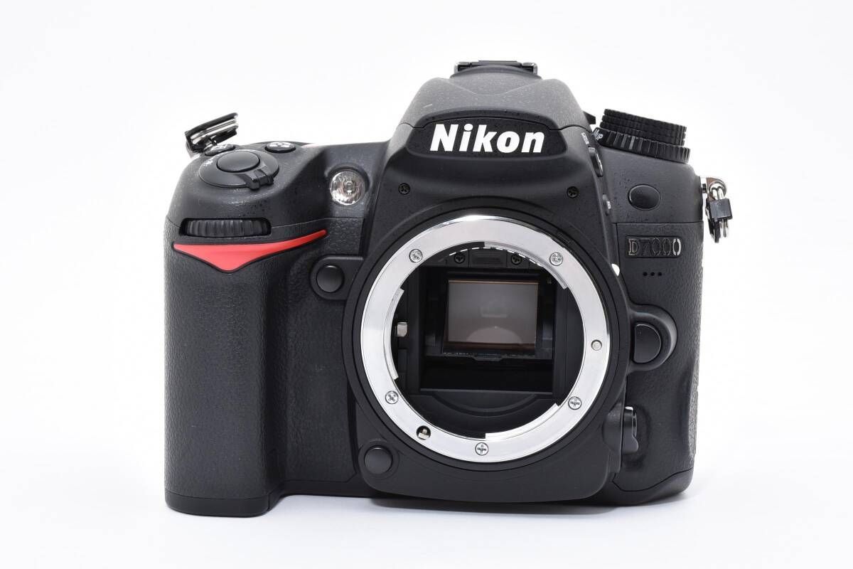 ☆極美品☆《ショット数10,028回 》ニコン NIKON D7000 ボディ #889c