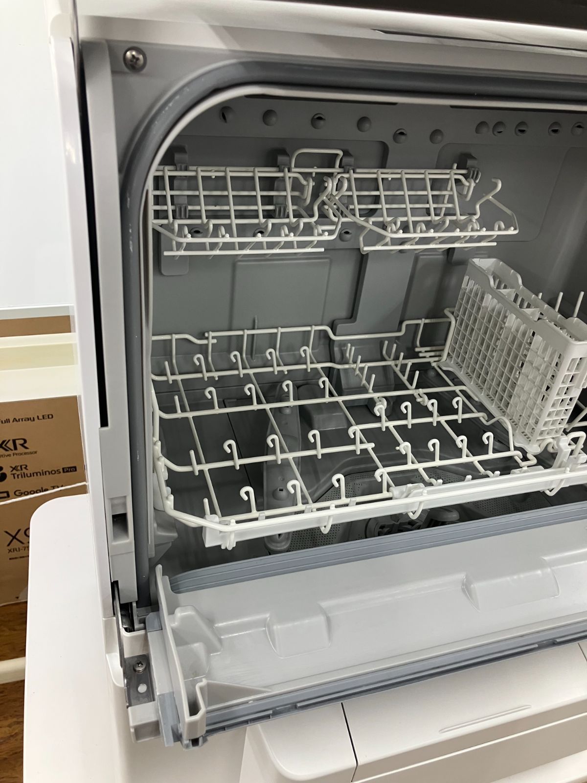 左下に目立つキズ有ります