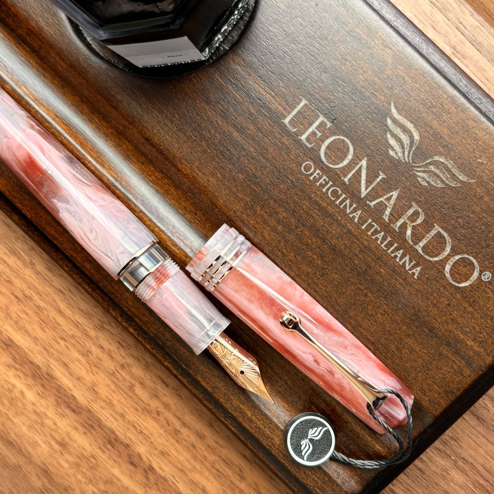 レオナルド万年筆 モーメント ゼロ グランデ2.0 エディション ウィンター サンライズ 細 EF 中字 M ローズゴールドトリム 品 再入荷なし