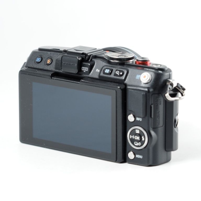 OLYMPUS ミラーレス一眼 PEN Lite E-PL6 EZダブルズームキット