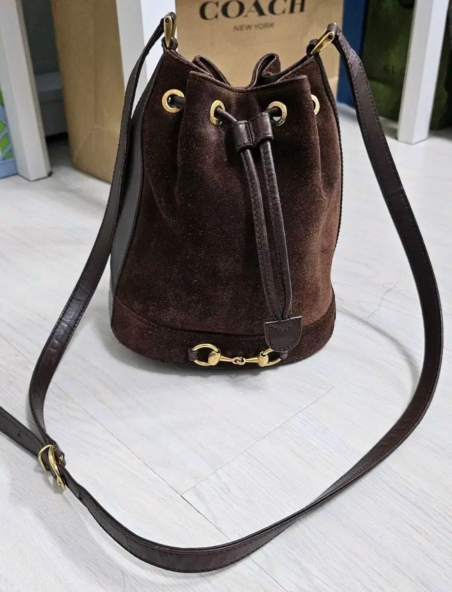 モデル グッチ スウェード ホースビット バケットバッグ 販売します コイビト 保証書