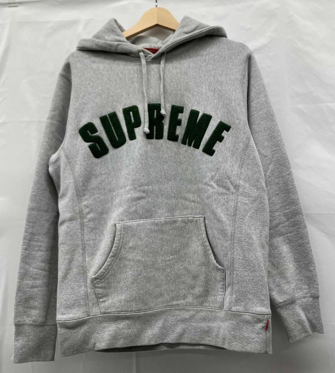 Supreme アーチロゴ パーカー グレー シュプリーム フーディー M