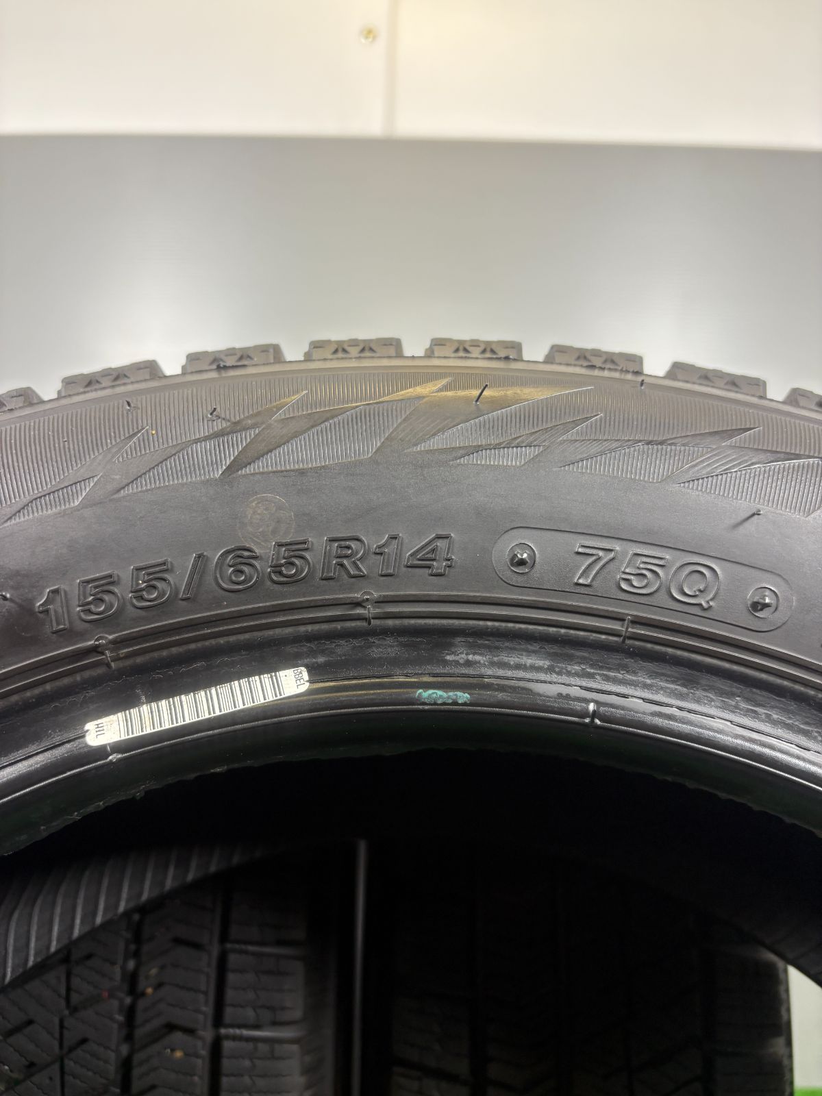 タイヤ スタッドレス