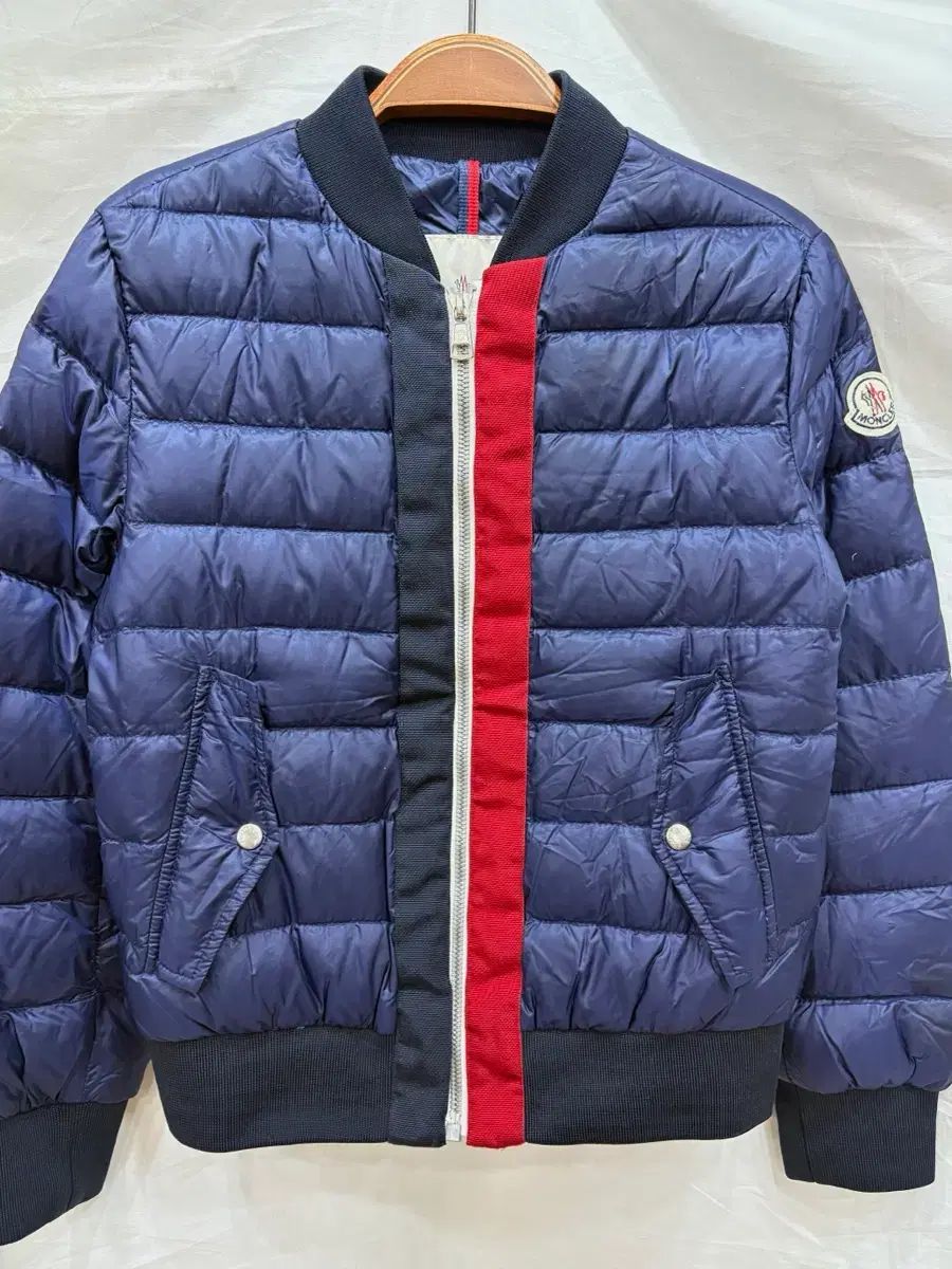 モンクレール ネイビー ダウン ブルゾン 10 Y