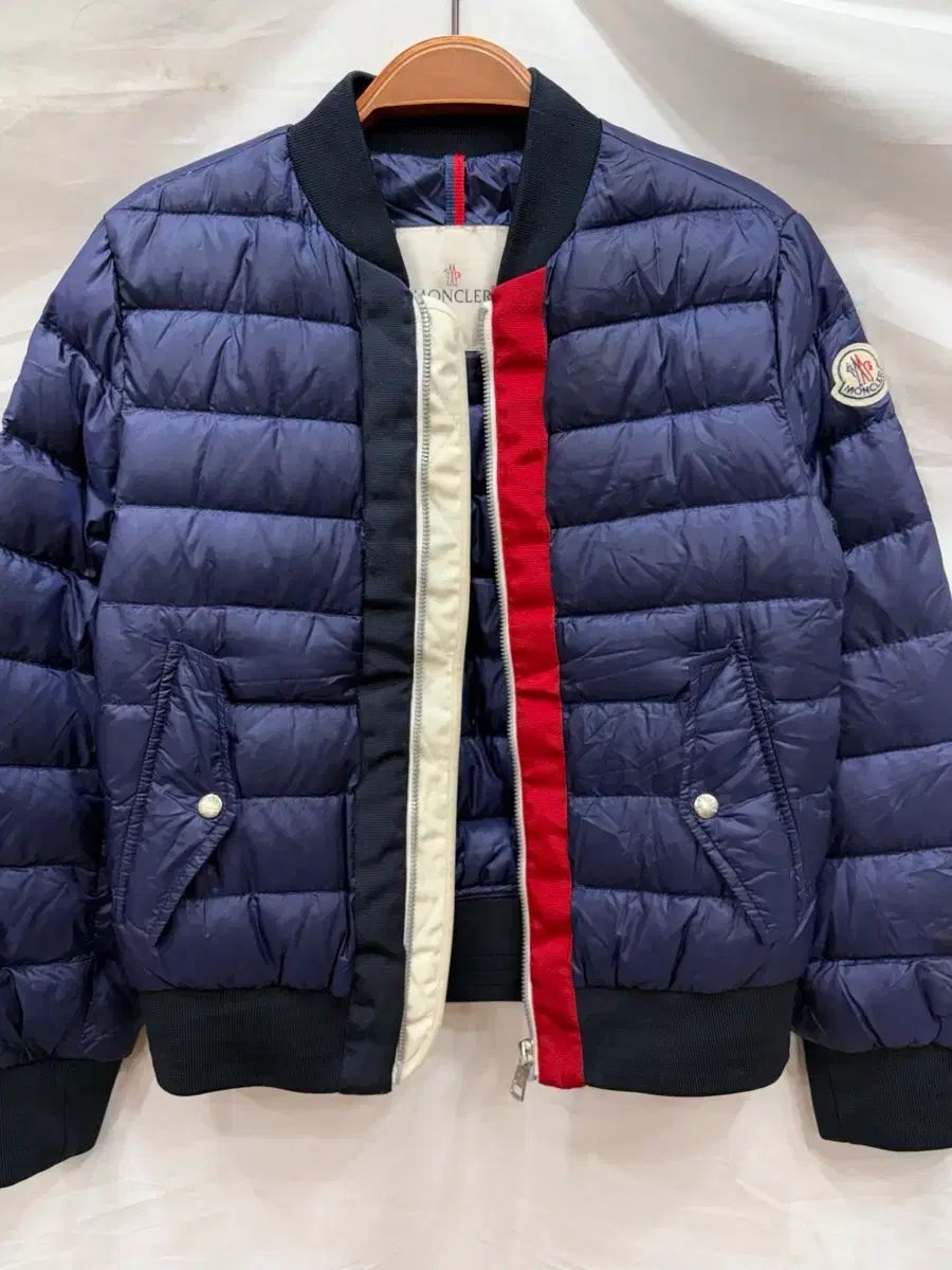 モンクレール ネイビー ダウン ブルゾン 10 Y