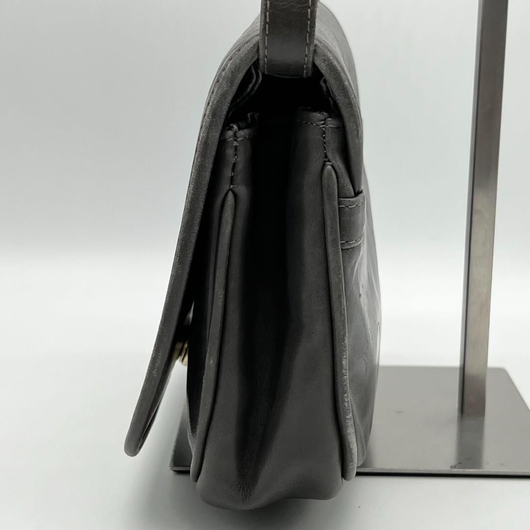 【美品】BALLY 　グレー　レザー　サコッシュ　ショルダーバッグ　ストライプ 良品】BALLY オールレザー ショルダーバッグ サコッシュ グレー - メルカリ