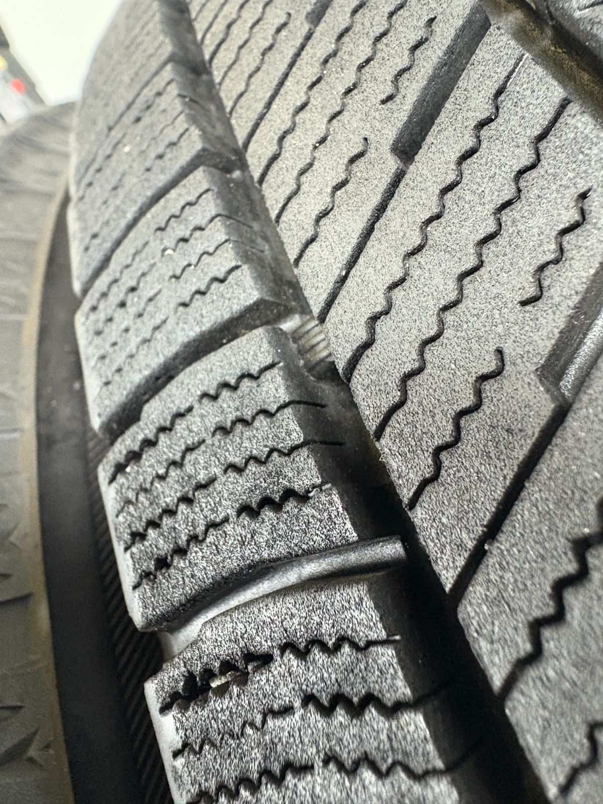 タイヤ スタッドレス