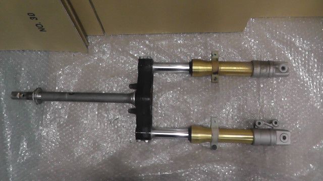 ZZ ジーツー CA 1 PB 153 xxx の フロントフォーク