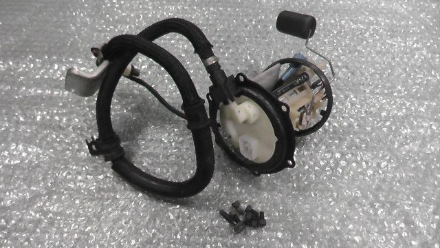 ビーノ４スト FI SA 37 J 521 xxx の 燃料ポンプ