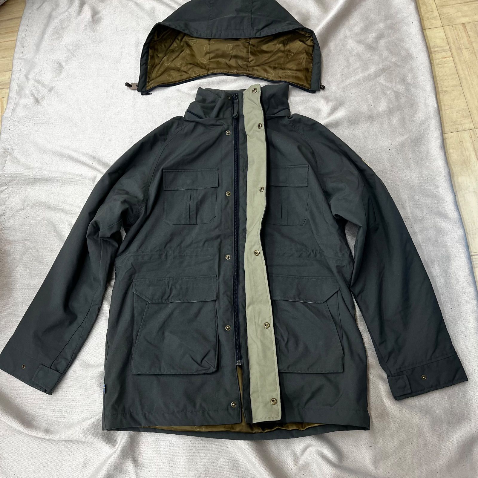 FJALL RAVEN フェールラーベン マウンテンパーカー ジャケット カーキ 