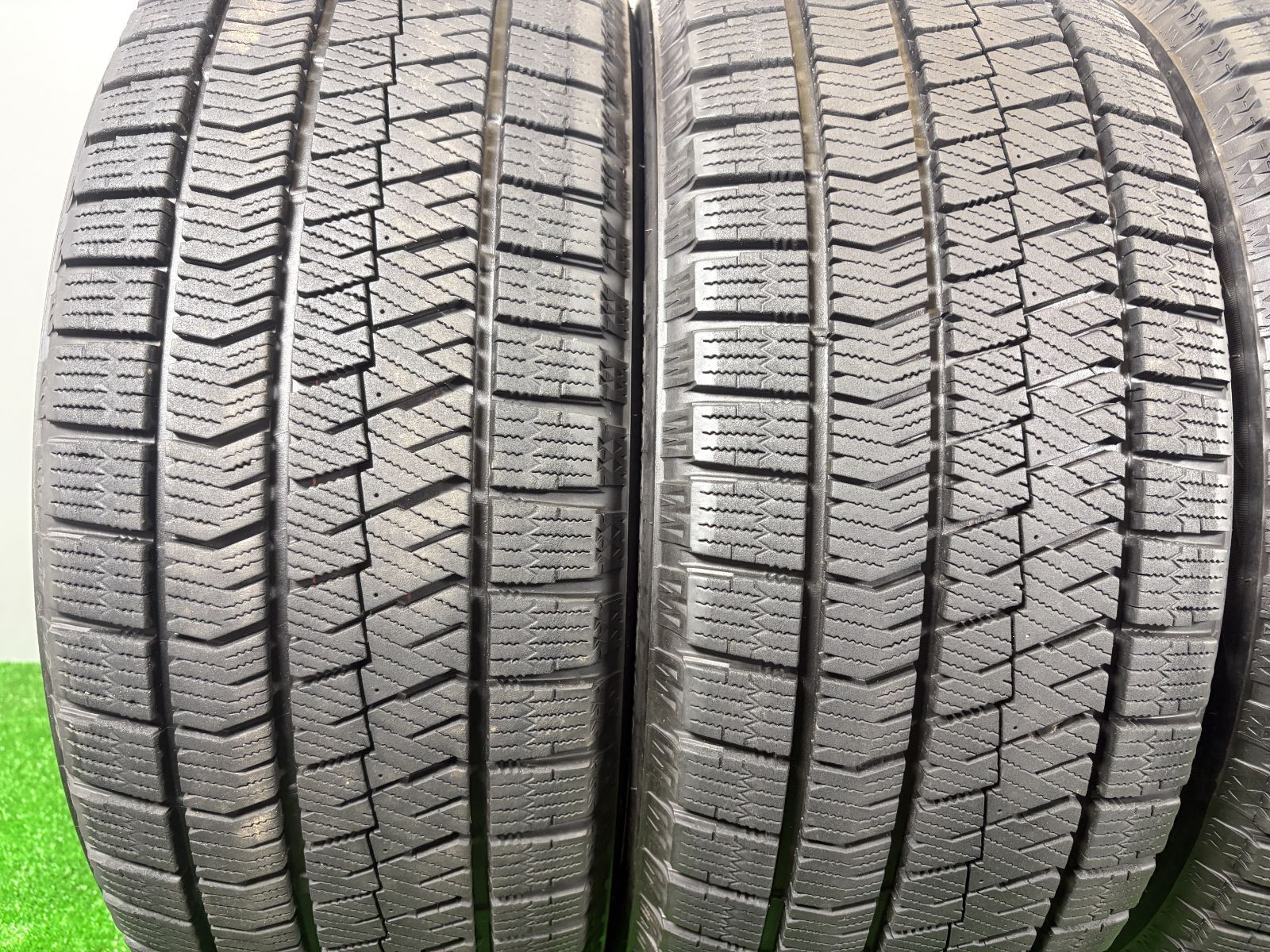 215 50 R 17 ブリヂストン VRX 2 4本 冬 タイヤ スタッドレス TA 879