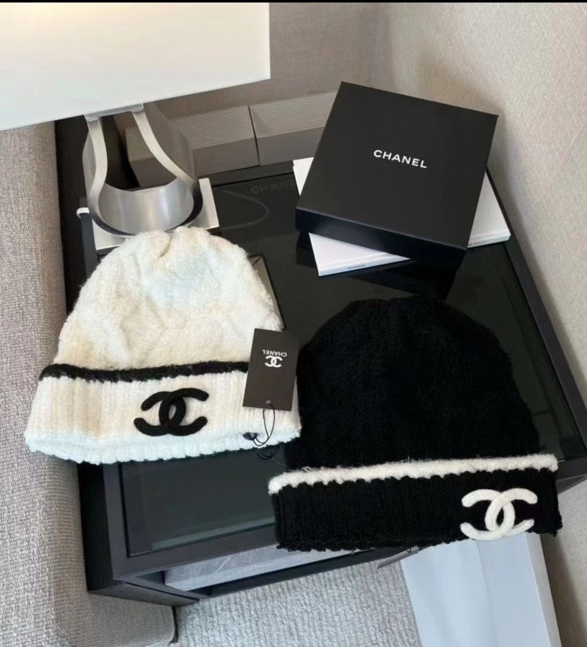 CHANEL ニット帽 黒/白 フリーサイズ 2色選択 - メルカリ CHANEL ニット帽 黒/白 フリーサイズ 2色選択 - メルカリ