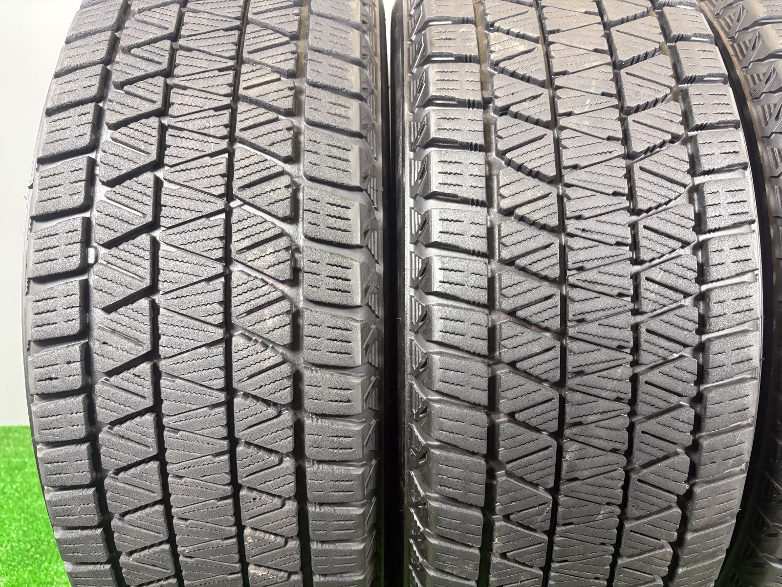 225 65 R 17 ブリヂストン DM V 3 製 4本 冬 タイヤ スタッドレス TA 881