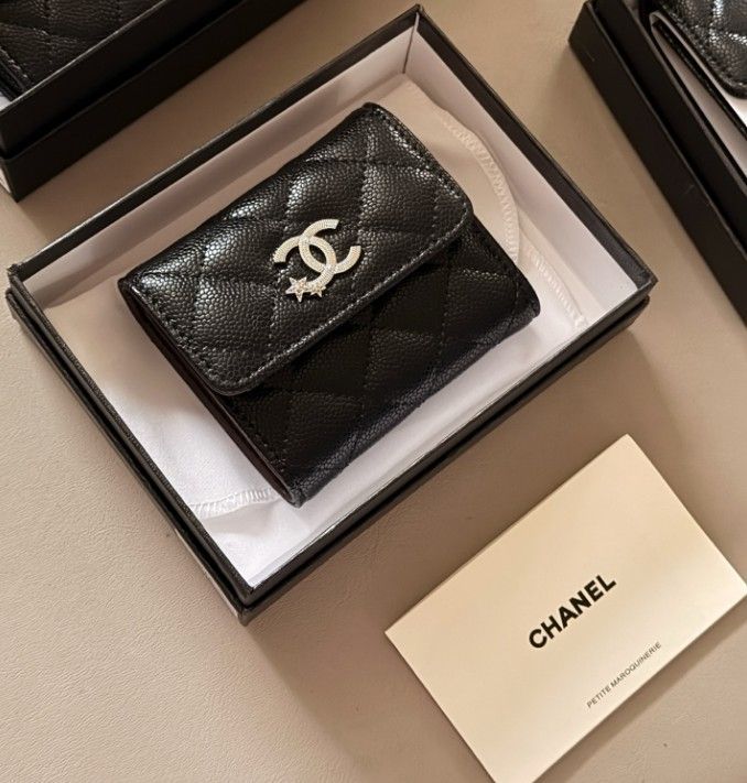 CHANEL三つ折り財布 折りたたみ財布