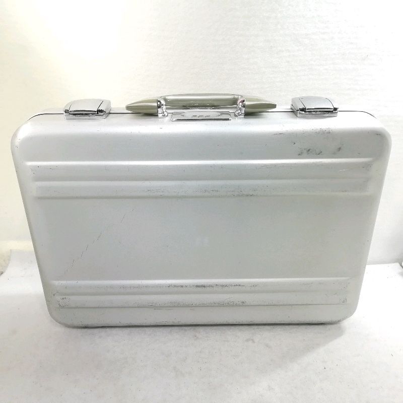 ゼロハリバートン アタッシュケース アルミ 使用感大