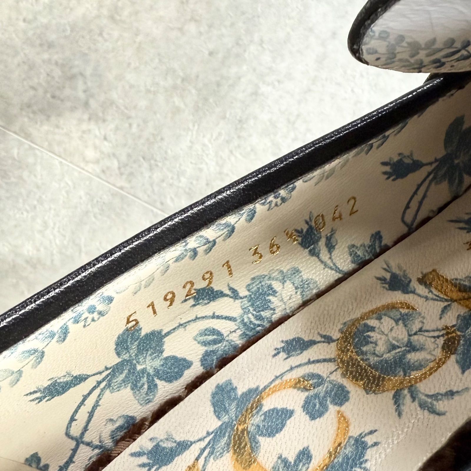 2 レディースローファー