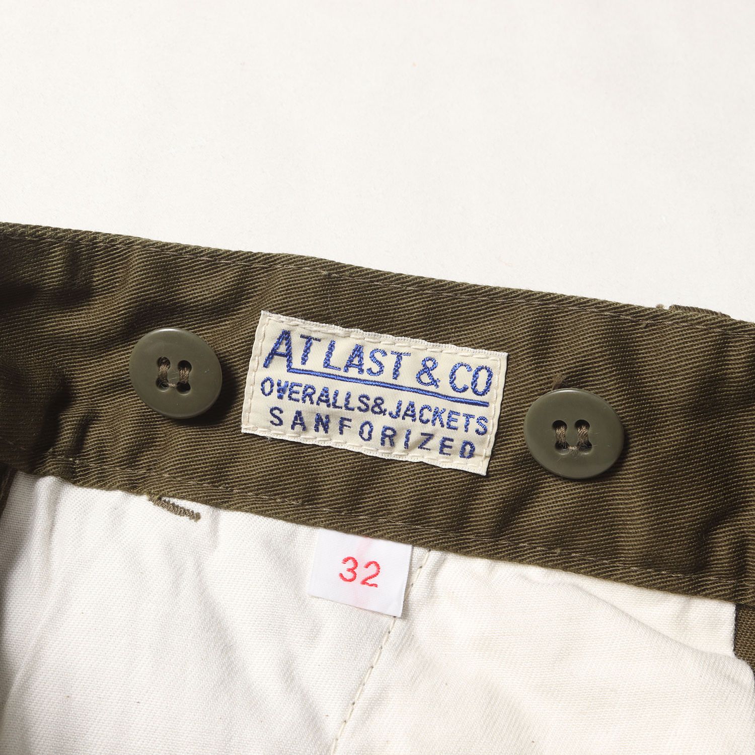 At LAST&CO アットラスト パンツ カーキ サイズ:32 | コットンツイル
