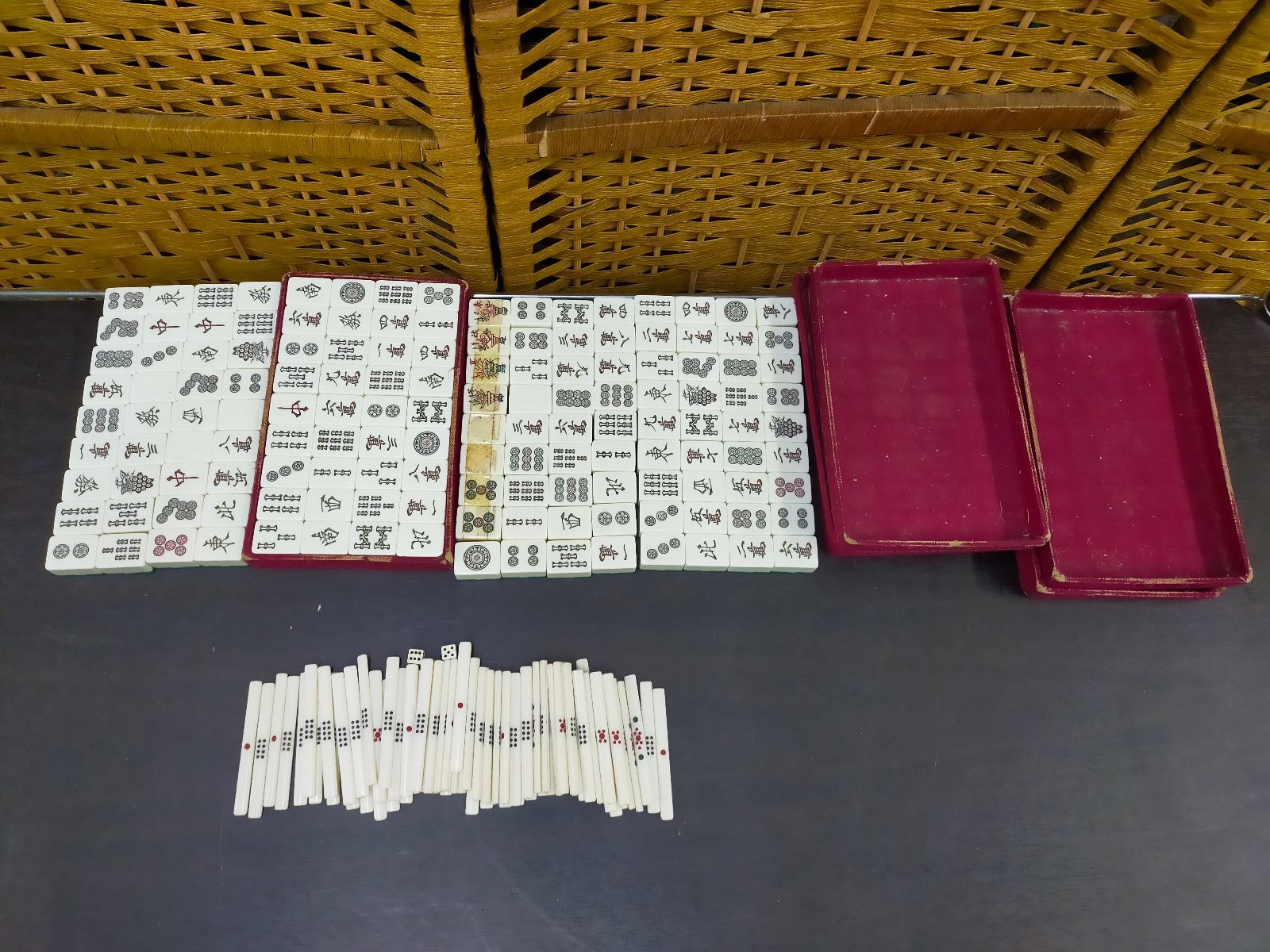 E24-20251212-10【レトロ麻雀】昭和携帯麻雀セット 点棒・サイコロ付き