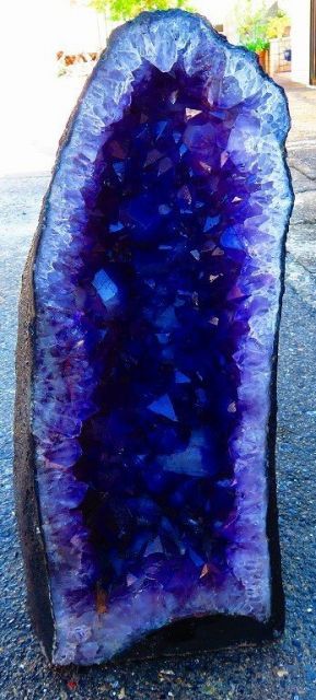 ウルグアイ産☆濃い濃い天然水晶宝石☆アメジストドーム超強パワー☆超