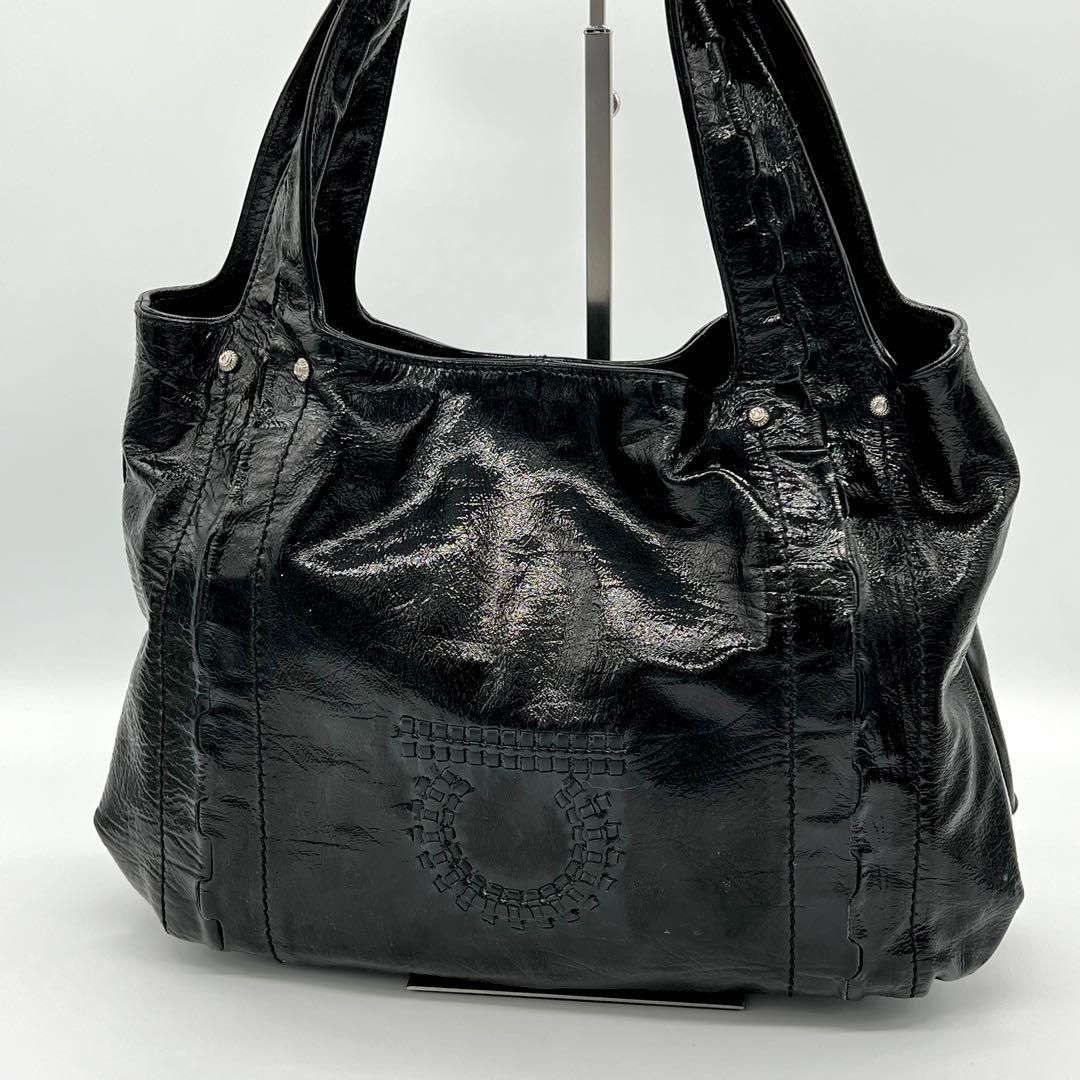 美品】SalvatoreFerragamo トートバッグ エナメル 黒色 - メルカリ