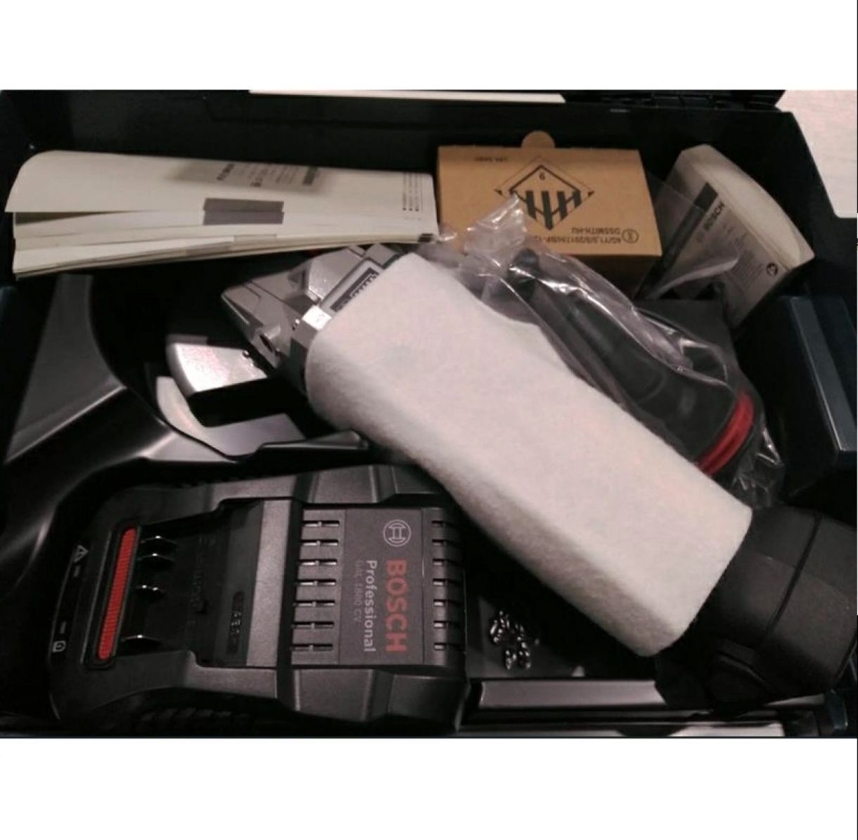  BOSCH コードレス グラインダーセット ♥ 切削工具 切削 切断 穴あけ