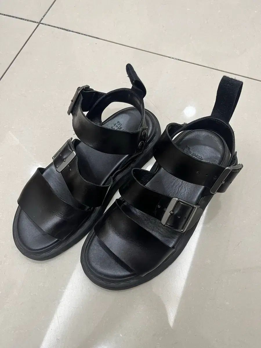 DR. MARTENS ドクターマーチン グリフォン サンダル UK 4