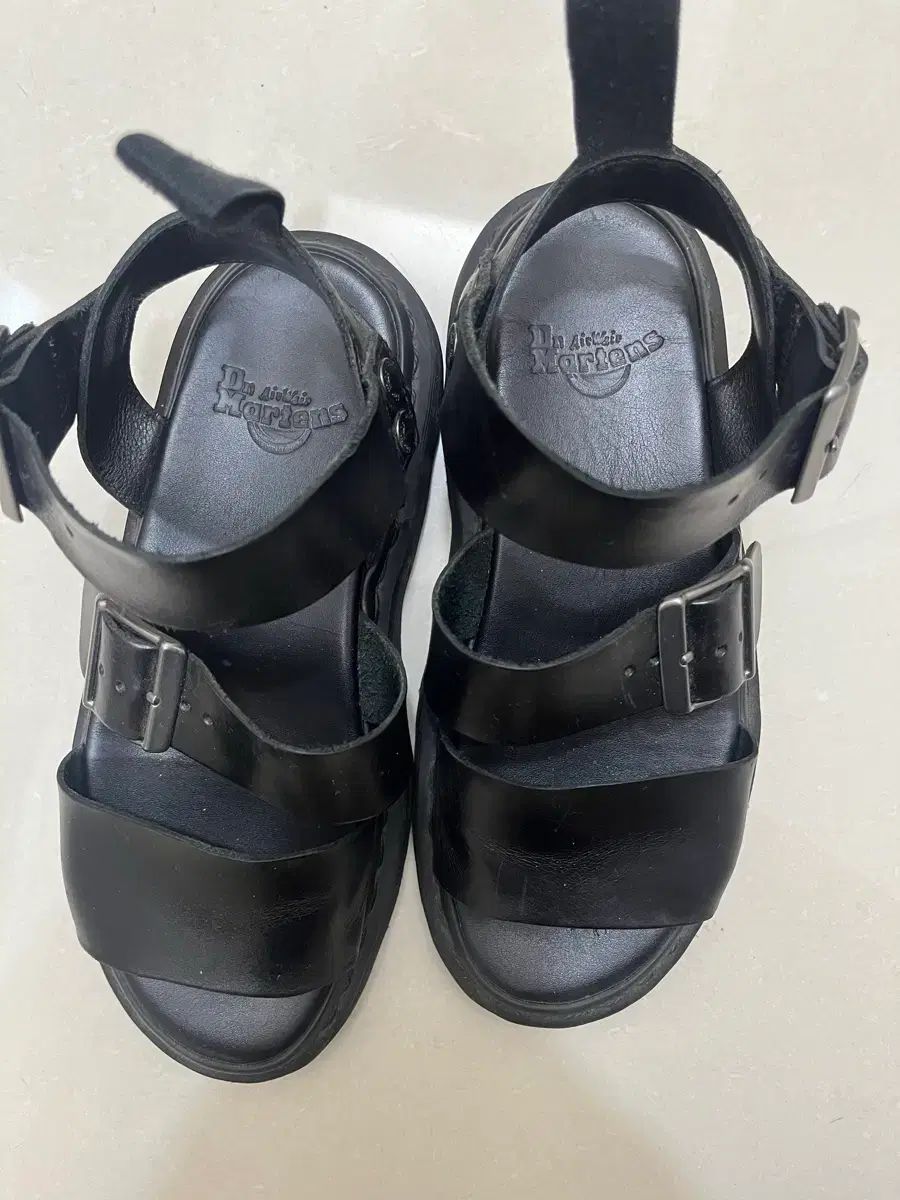 DR. MARTENS ドクターマーチン グリフォン サンダル UK 4