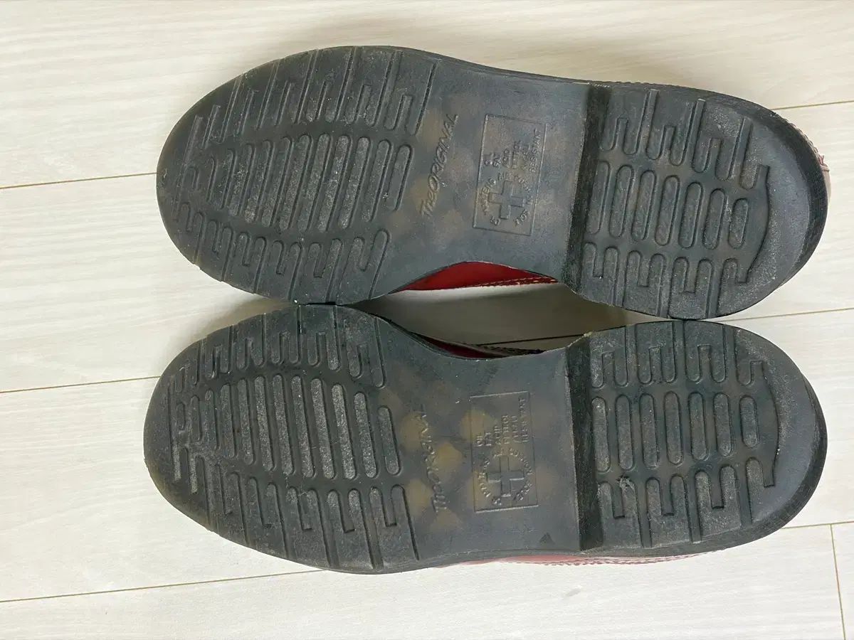  260 DR MARTENS ドクターマーチン 13619 さくらんぼレッド バーガンディ ウイングチップ 靴 ローファー ローファー ブーツ 革靴