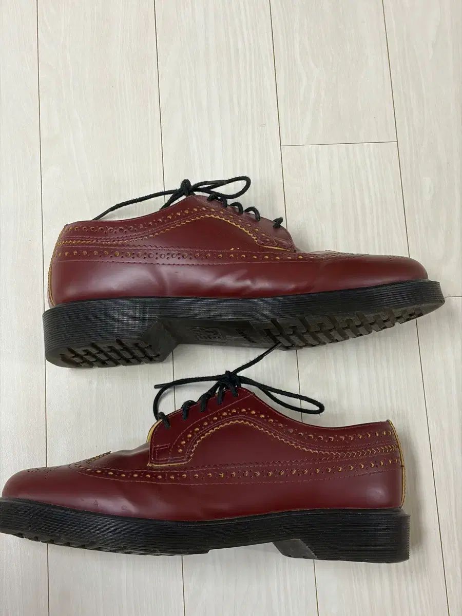 260 DR MARTENS ドクターマーチン 13619 さくらんぼレッド バーガンディ ウイングチップ 靴 ローファー
