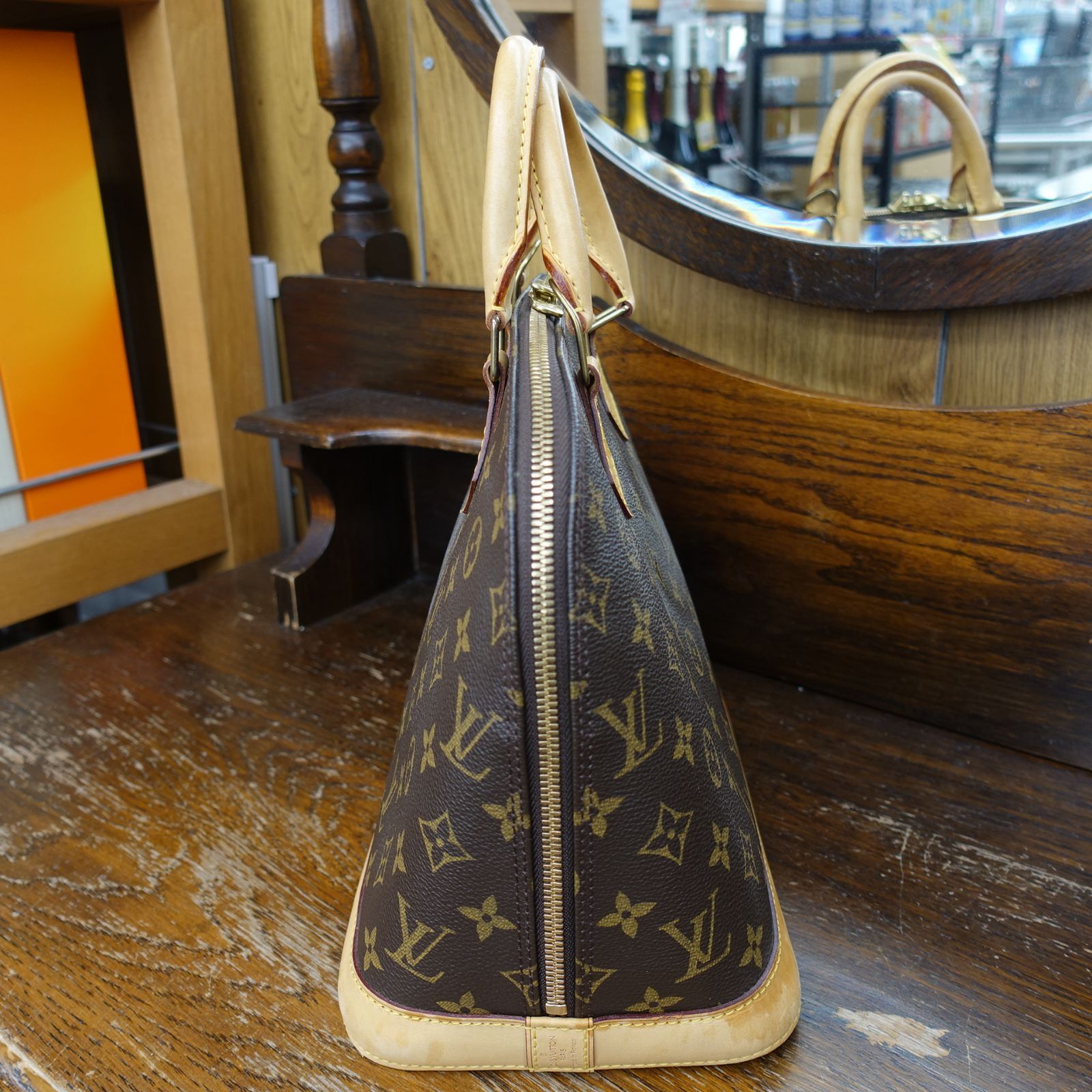 LOUIS VUITTON ルイヴィトン モノグラム アルマ ハンドバッグ M51130