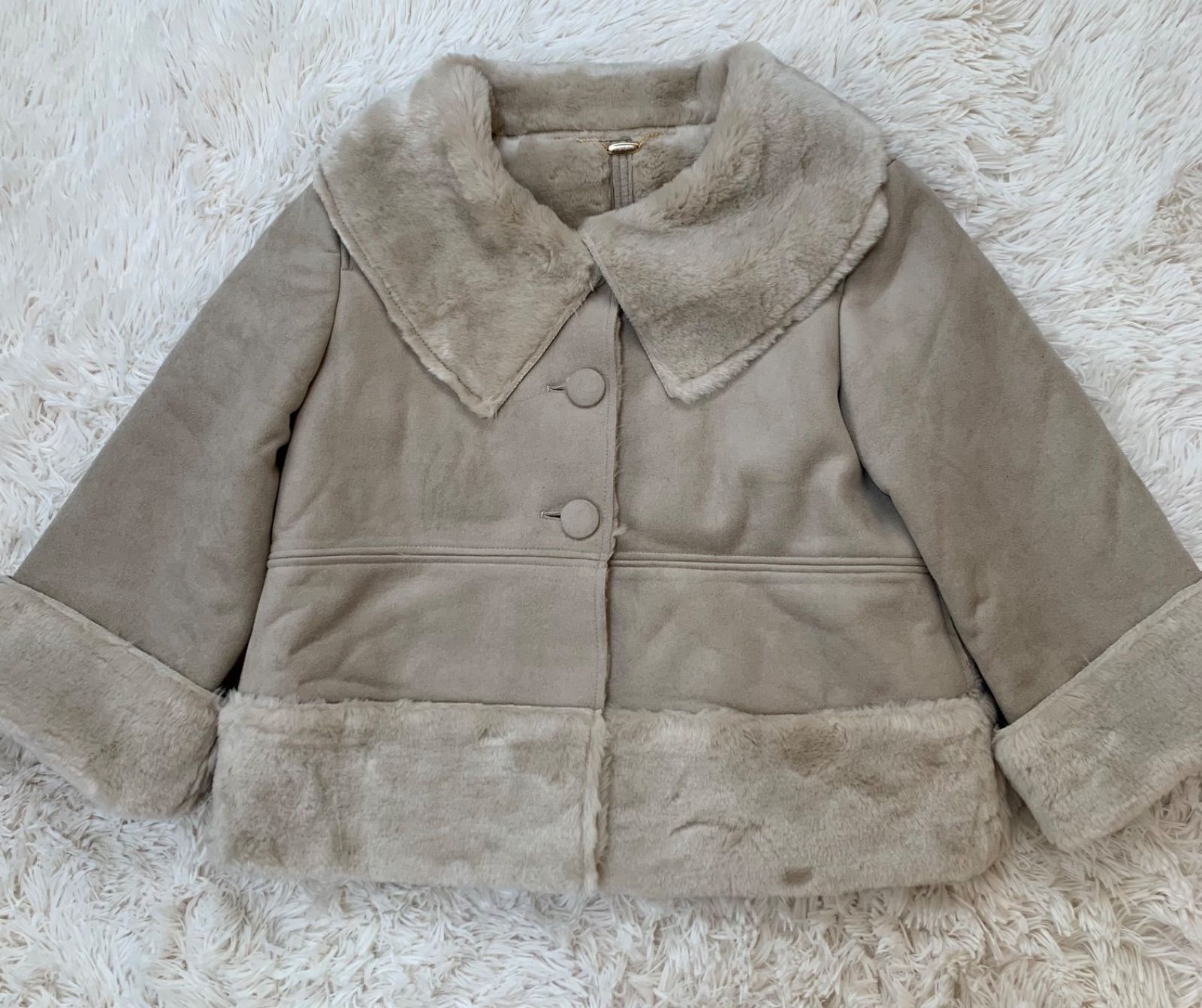 To b.by agnes b. ムートンショートコート フェイクファー ジャケット 