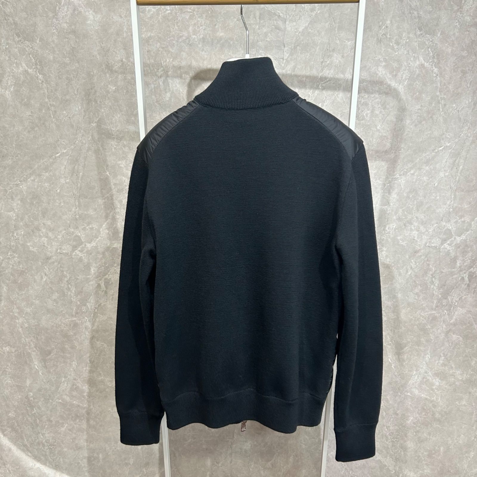 【極美品・正規品】モンクレール　ハイブリッドダウンニット　M　ブラック 極美品】 MONCLER モンクレール ハイブリッドダウンニット ブラック