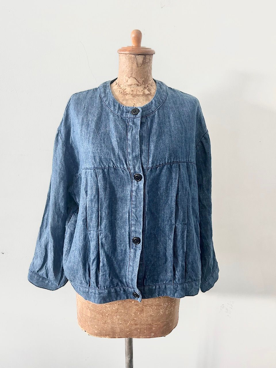 【美品】Atelier d’antan 　ノーカラーリネンデニムジャケット 美品】Atelier d'antan Andre ノーカラーリネンデニムジャケット